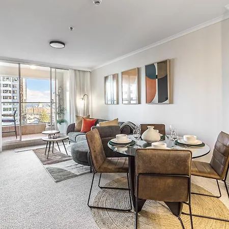Luxurious Harbour View Apartment In Downtown
